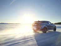 Jaguar firehjulstrækker på isbane