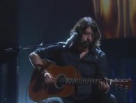 Se Dave Grohl spille Blackbird under mindesegmentet fra oscar-showet