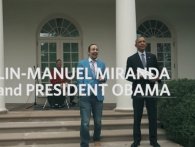 Obama hjælper rapper i freestyle foran Det Hvide Hus 