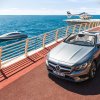 Mercedes-Benz imponerer med luksus yacht og helikopter
