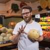 Seth Rogen troller et supermarked med talende mad
