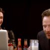 James Franco og Bryan Cranston spiser hot-wings og snakker om tiden før de blev kendte