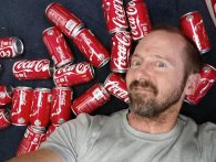 Fyr drikker 10 colaer om dagen i en måned for at se, hvad det gør ved kroppen 