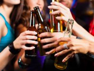 Undersøgelse viser, at folk, der var kloge som børn, drikker oftere, så tag du bare en øl til 