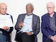 Morgan Freeman, Michael Caine og Alan Arkin svarer på Google autocomplete spørgsmål