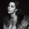 Kim Kardashian flasher ufrivilligt appelsinhud og mister 100.000-vis af følgere