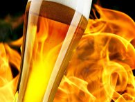 Fyr løber ind i brændende bygning for at redde sin øl