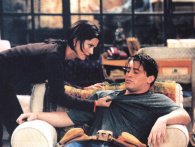 Overbevisende fanteori påstår, at Monica og Joey var stofmisbrugere i Venner