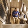 Jeremy Clarkson introducerer Emirates ultraluksuriøse nye first class suiter