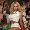 Pamela Anderson optræder i NSFW reklamefilm for streetwearbrand