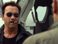 Arnold Schwarzenegger har omlagt sin træning pga svage knæ