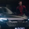 Tom Holland hopper i Spider-Man dragten for Audi