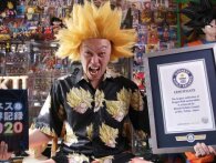 Se Guiness-rekorden for verdens største Dragonball-samling med blandt andet 4000 Goku-figurer