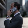 Samsung lancerer limited edition flip-phone med modeikon Thom Browne