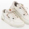 Foto: Heritage Auctions HA.com - Et sæt Apple sneakers er blevet bortautktioneret for 65.000 kroner