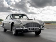 Aston Martin har genskabt den legendariske DB5 med Bond-gadgets
