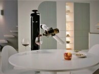 Samsung har bygget en robot der tømmer opvaskemaskinen og skænker vin