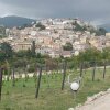 De bjerg-liggende små byer i landskabet. - Rejse-reportage: Kulinarisk roadtrip i Lazio-regionen i Italien