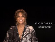 Interview: Moonfall-aktuelle Halle Berry om zero-gravity træning og skuespil i det ydre rum