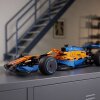 Her er LEGOs modelfoto af F1-bilen, og vores resultat endte akkurat ligesådan - Vi bygger: Lego Technic McLaren Formula 1 Race Car (42141)