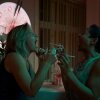 Josephine Park og Olivia Joof - Foto: Tine Harden/Netflix - Skruk: Netflix danske komedieserie om fertilitet er landet