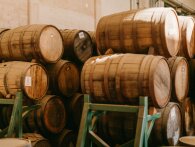 Legende køber whiskytønde for 141 millioner kroner: får 88 flasker Ardbeg-whisky om året indtil 2026