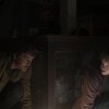 Pedro Pascal og Bella Ramsey som Joel og Ellie i The Last of Us - Foto: HBO Max - Trailer: The Last of Us-serien fremviser et væld af postapokalyptiske miljøer