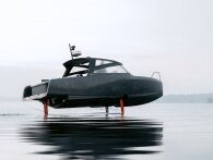 Elektriske Candela introducerer ny speedbåd med Polestar-teknologi
