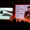 Lenovo dyrker yoga med Ashton Kutcher