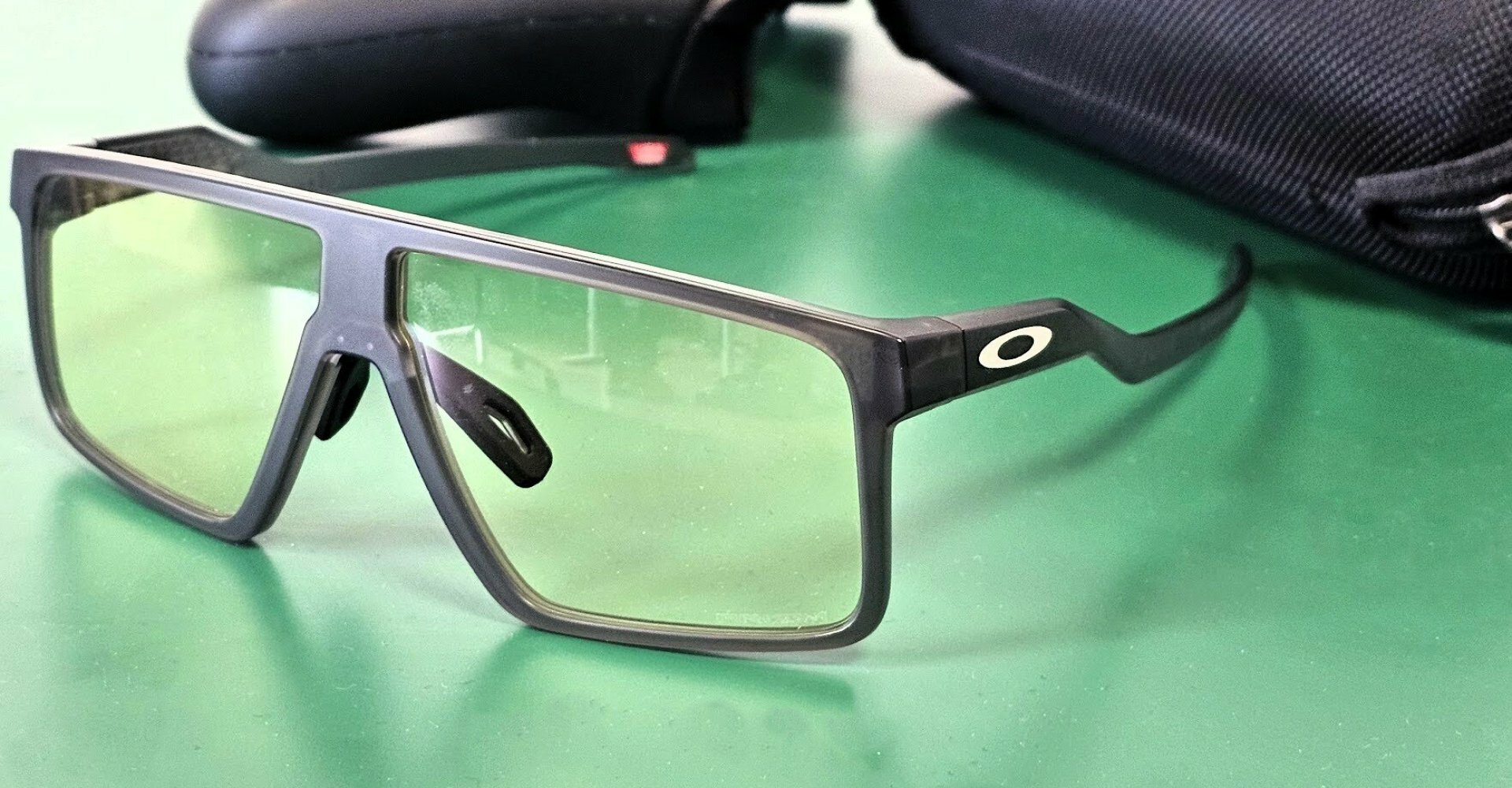 marv Forskellige erfaring Oakley sætter sigtekornet efter gamerne: Her er deres nye gaming-brille |  Connery