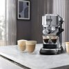 De'Longhi Dedica Maestro Plus manuel espressomaskine med fede funktioner - Baristakaffe til det lille køkken med Dedica Meastro Plus
