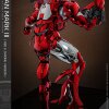 Hot Toys har lanceret en limiteret Iron Man-figur i metallisk rød og sølv-krom