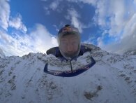 Se video: Ny wingsuit-opgradering har ændret flyvning for evigt - Peter Salzmann knuser 3 verdensrekorder!