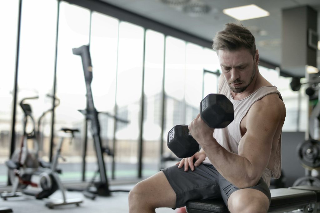 10 bedste træningsøvelser til biceps og store overarme