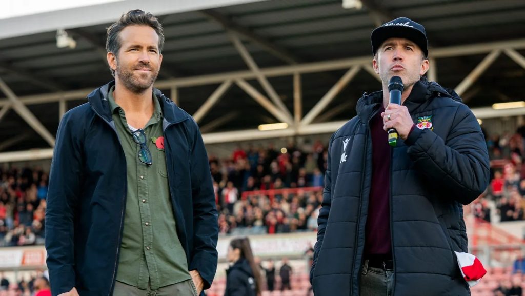 Ryan Reynolds og Rob McElhenney skovler penge ind på Wrexham A.F.C.-investering