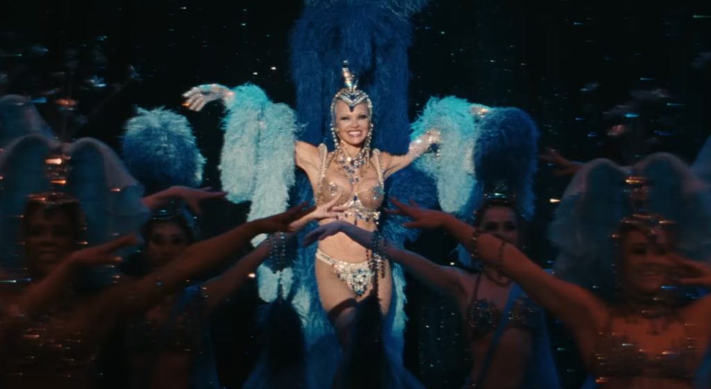 Pamela Anderson vender tilbage i ny trailer til “The Last Showgirl”