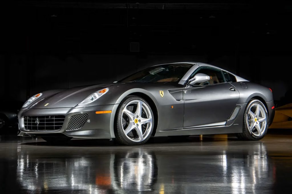 Ultra-sjælden Ferrari SA Aperta i Grigio Silverstone/Cioccolato skal under hammeren