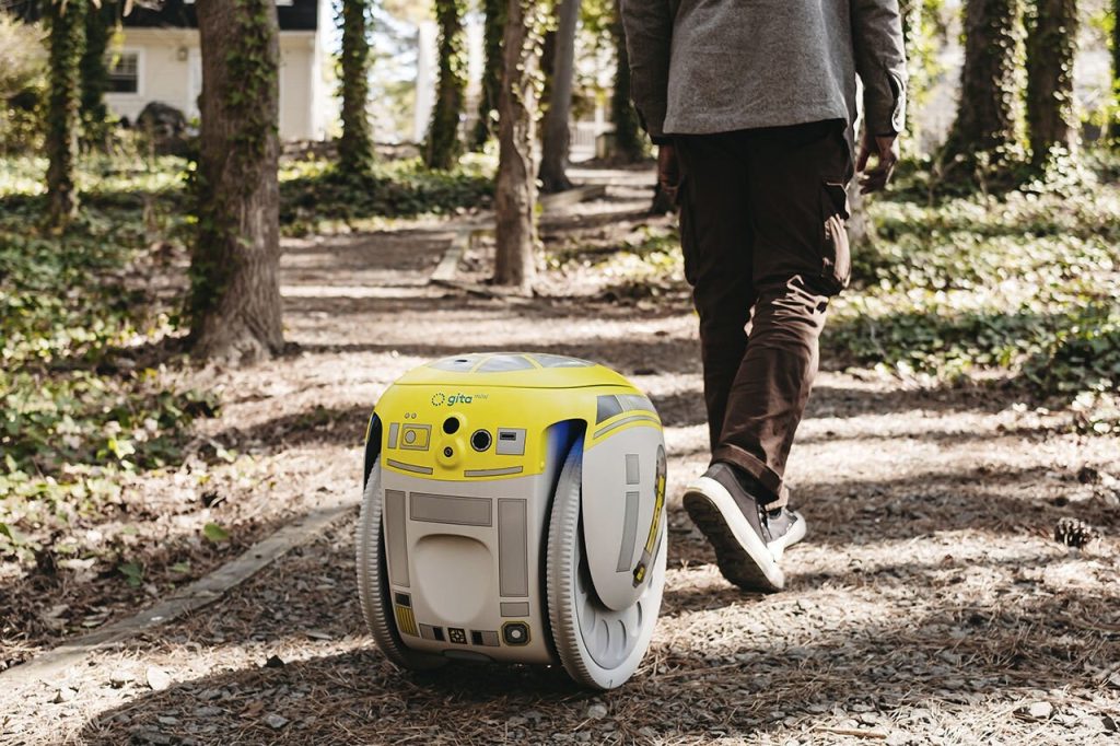 piaggio fast forward star wars droid 02 5e7a77d6