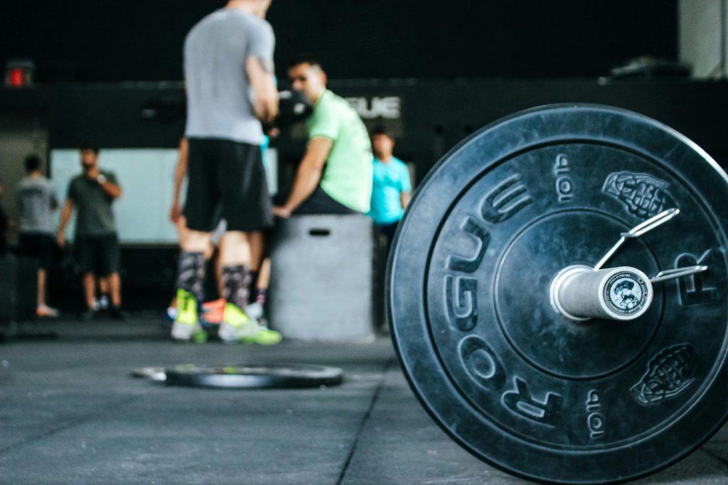 8 klassiske fejl mænd begår i fitnesscenteret (og hvordan du undgår dem)