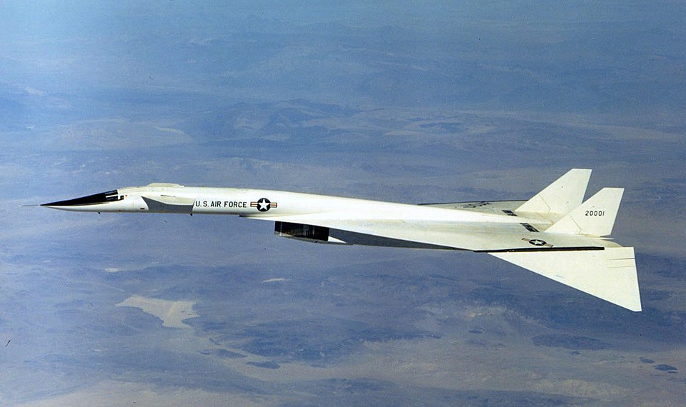 North American XB 70A Valkyrie in flight cropped