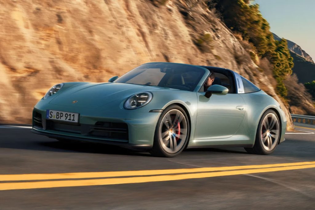 Porsche udvider 911-familien: Nu kommer Carrera 4S med firehjulstræk – i Coupé, Cabriolet og Targa