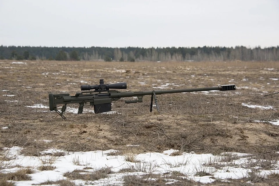 Ukrainsk ‘spøgelsessniper’ slår verdensrekord: Rammer to russiske soldater med ét skud på 4.000 meter