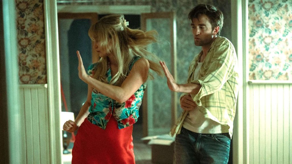 Jennifer Lawrence og Robert Pattinson i brutal psykose: Første trailer til Lynne Ramsays ‘Die My Love’