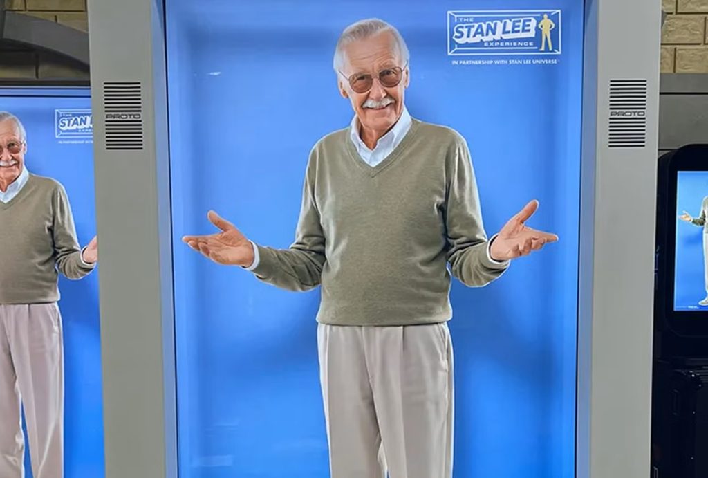 Marvel-fans raser: Stan Lee “genopstår” som AI-hologram til L.A. Comic Con