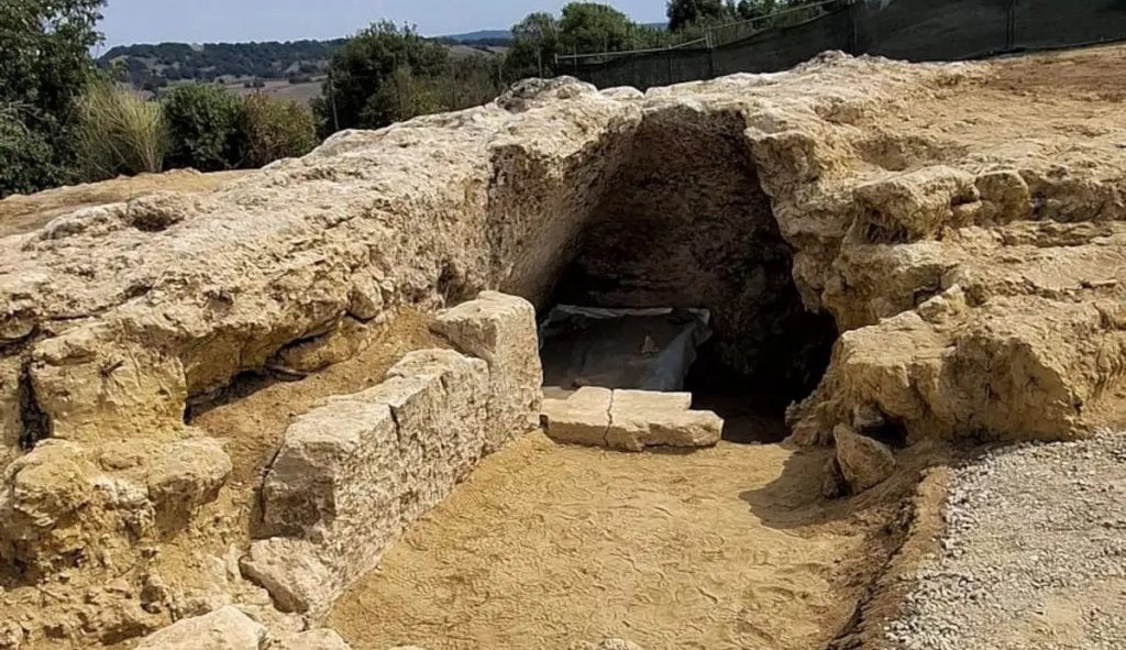 Arkæologer finder urørt grav i Italien: og den skriver historie