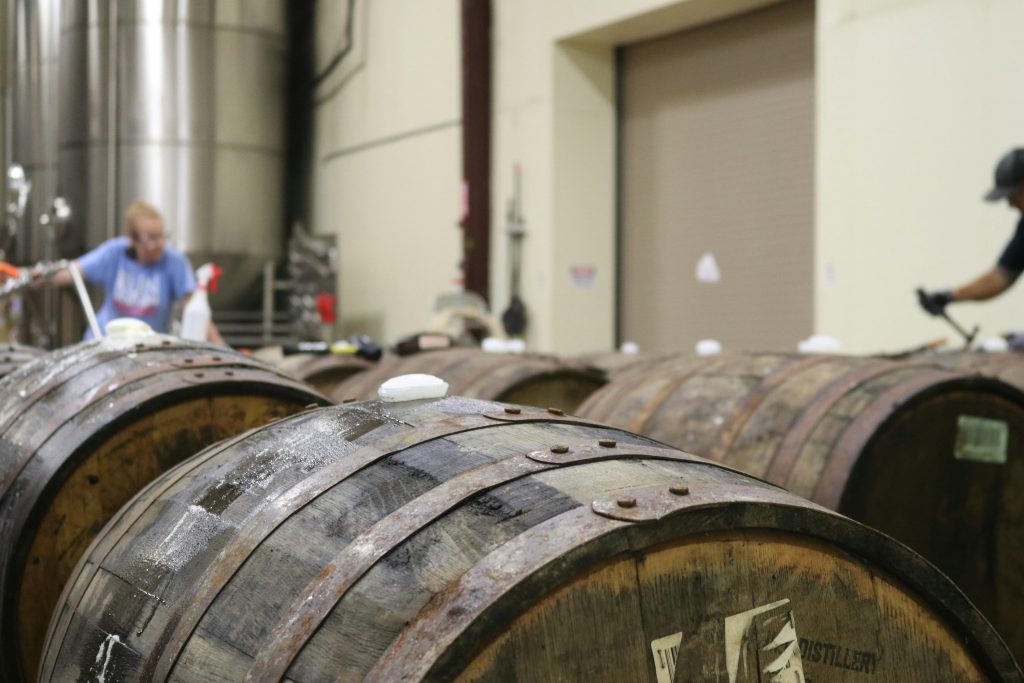 Når told truer den gyldne dråbe: Scotch og Bourbon står sammen mod nye afgifter