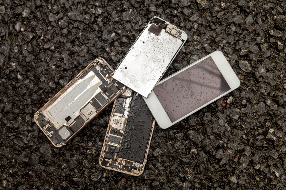 Guldgrube i lommen: Gamle smartphones gemmer på metal for milliarder