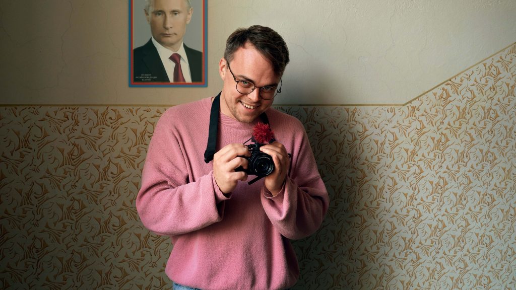 Danmarks Oscar-bud kan nu streames gratis: dokumentaren om Putins propaganda er landet på DR