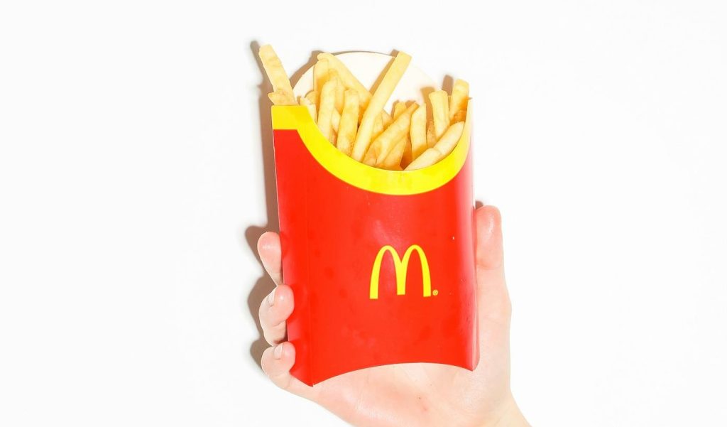 Doktor forklarer: Derfor kan McDonald’s Cola og pommes frites lindre din migræne bedre end medicin