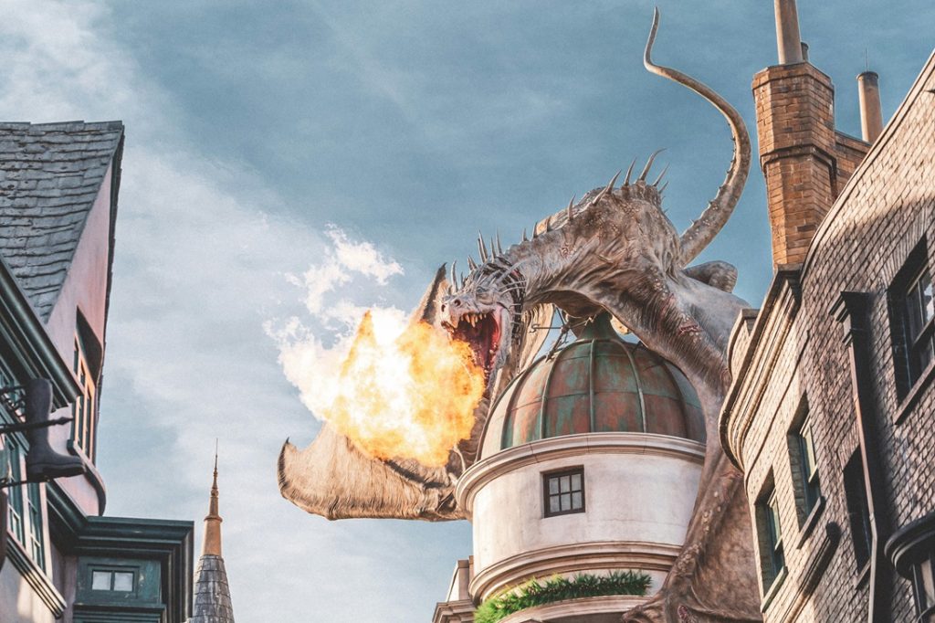 Disney køber britisk fantasyserie for millioner: “Den næste Harry Potter” er fundet